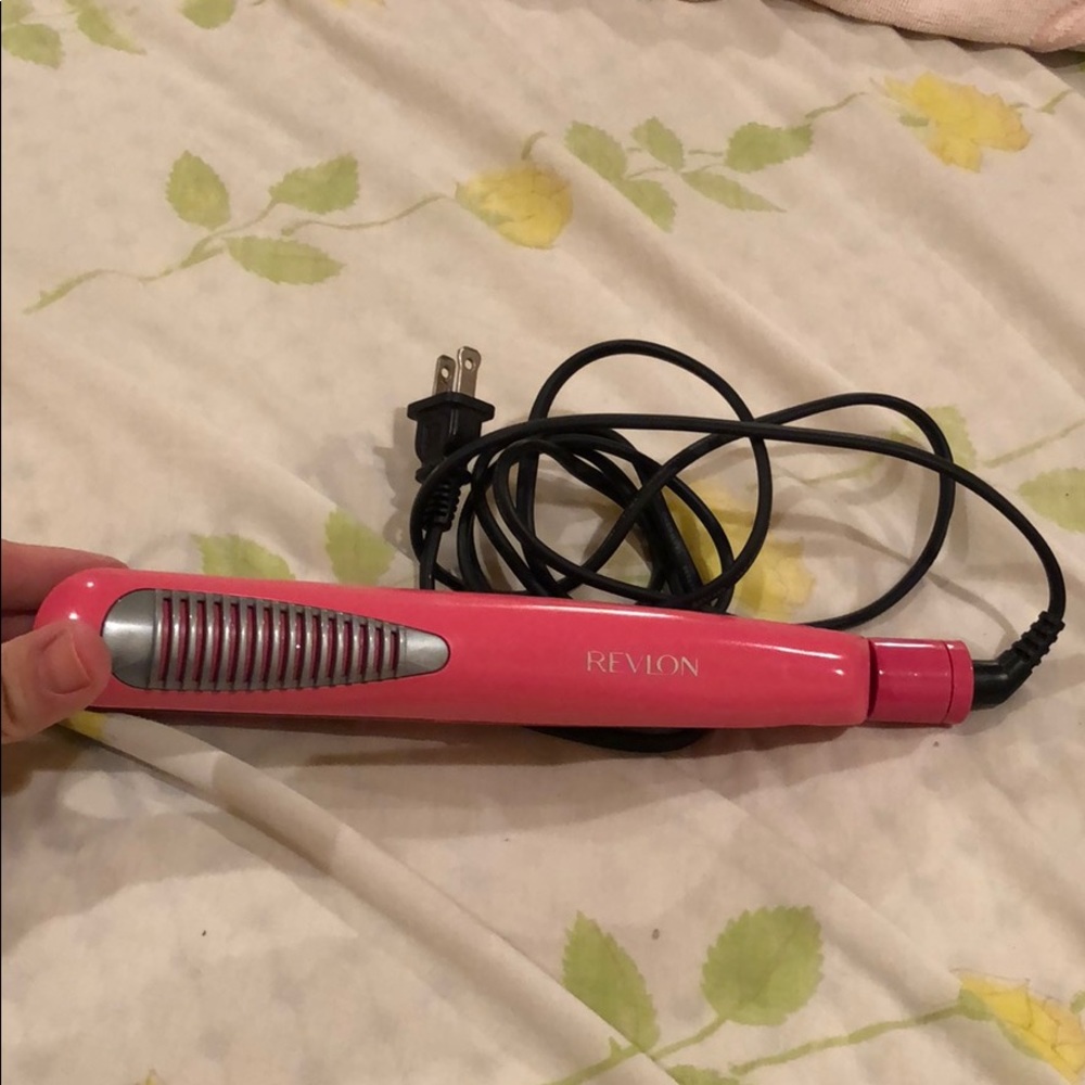 Revlon hair straightener flat iron